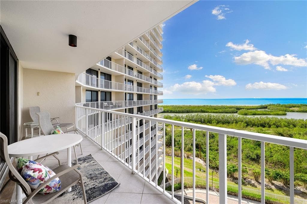 440 Seaview CT 902 MARCO ISLAND, FL 34145