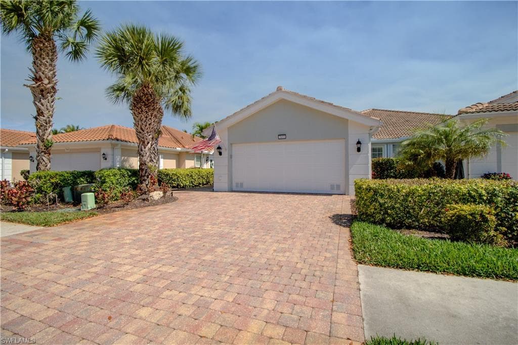 7653 Rozzini LN NAPLES, FL 34114