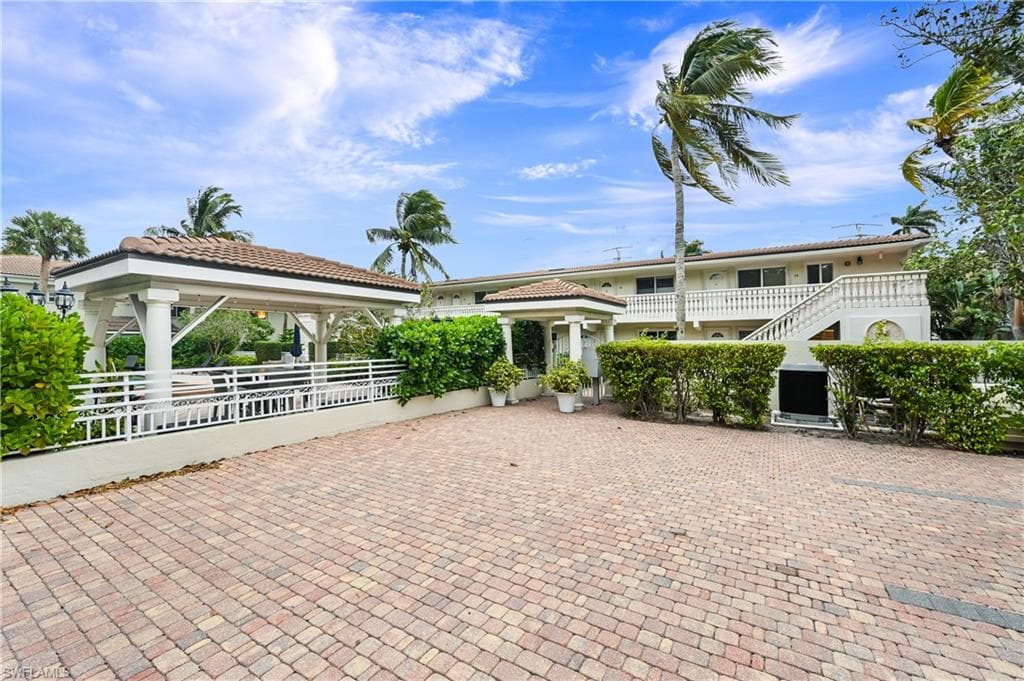 950 7th AVE S 26 NAPLES, FL 34102