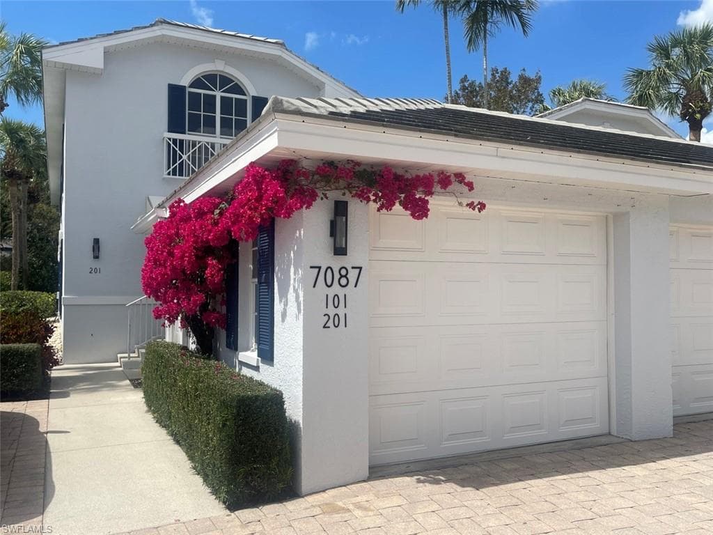 7087 Barrington CIR 201 NAPLES, FL 34108