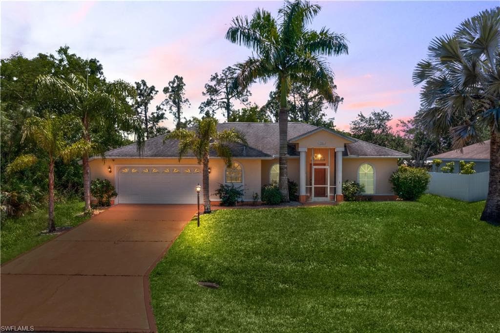 2703 9th ST W LEHIGH ACRES, FL 33971