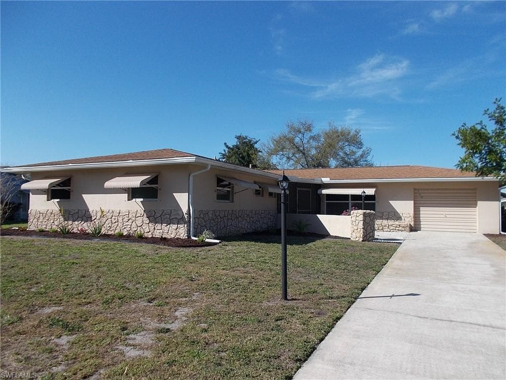 127 W Lake DR LEHIGH ACRES, FL 33936
