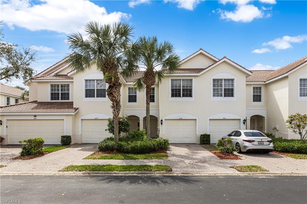 835 Hampton CIR NAPLES, FL 34105
