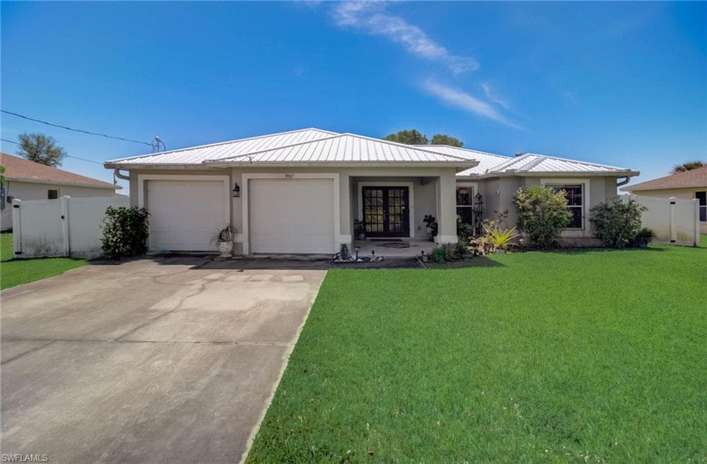3907 24th ST SW LEHIGH ACRES, FL 33976