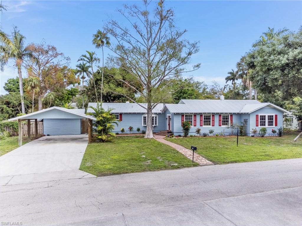 1423 Sandra DR FORT MYERS, FL 33901