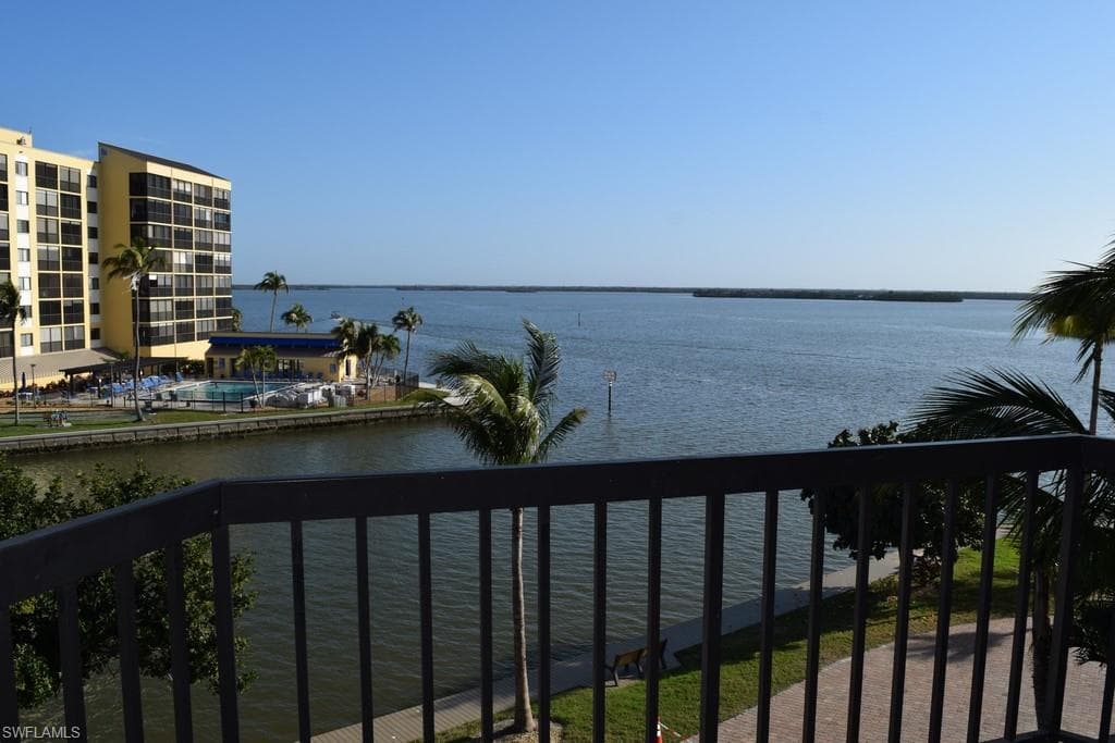 4265 Bay Beach LN 326 FORT MYERS BEACH, FL 33931