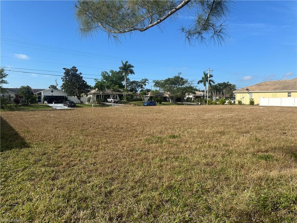 153 SE 21st ST CAPE CORAL, FL 33990