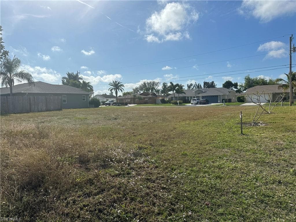 215 SE 23rd TER CAPE CORAL, FL 33990