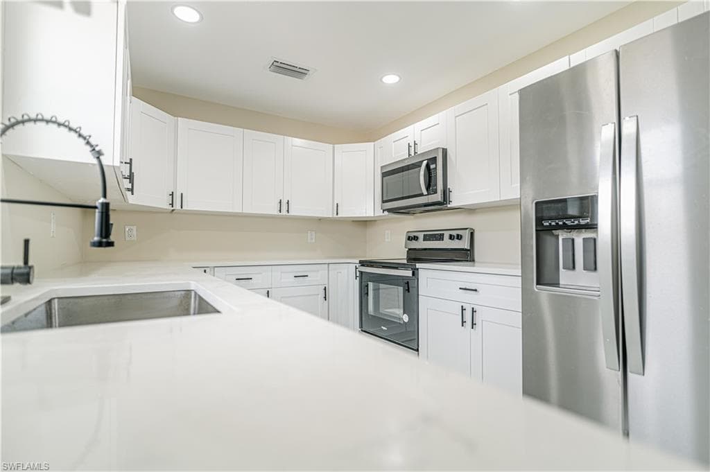 4810 Barcelona CIR NAPLES, FL 34112