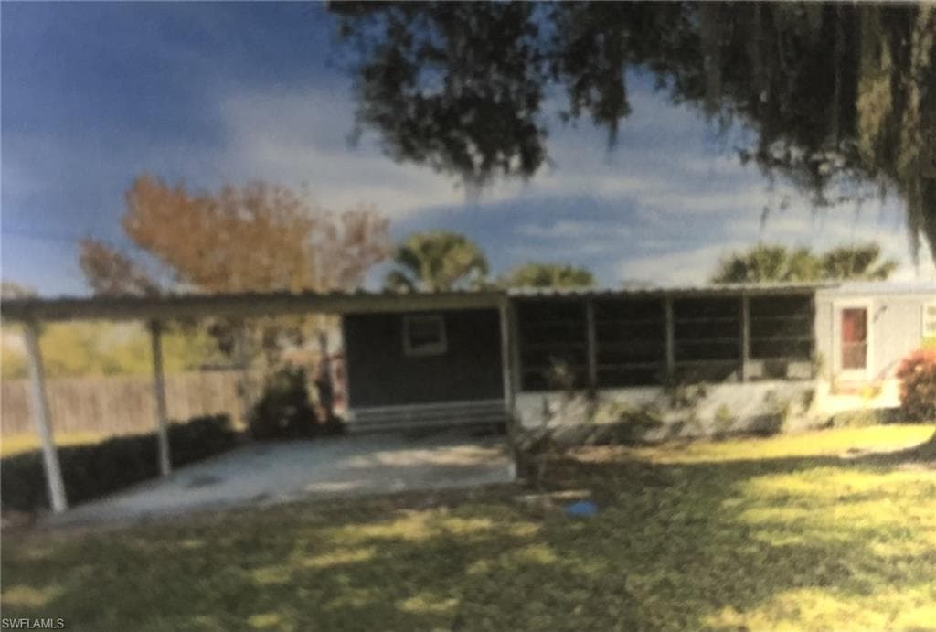 1051 Duck LN OKEECHOBEE, FL 34974
