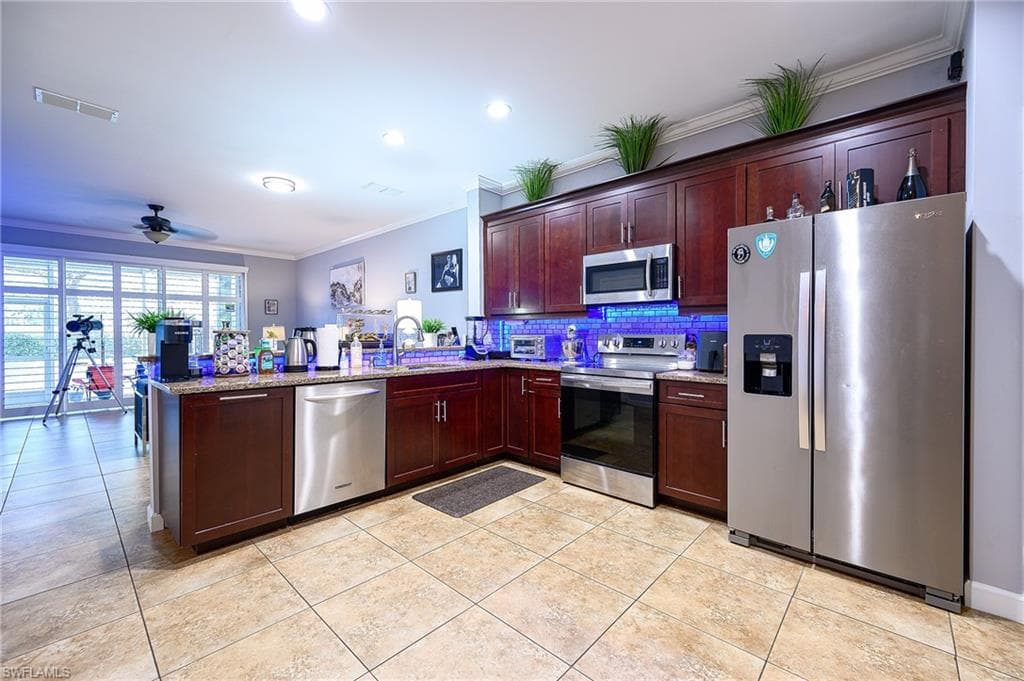 1289 Oxford LN 228 NAPLES, FL 34105