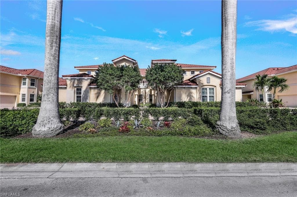 1282 Rialto WAY 8-101 NAPLES, FL 34114