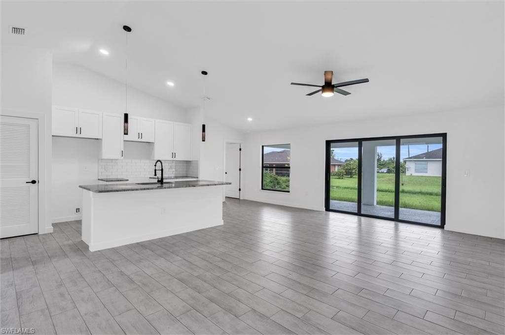 2513 54th ST SW LEHIGH ACRES, FL 33976