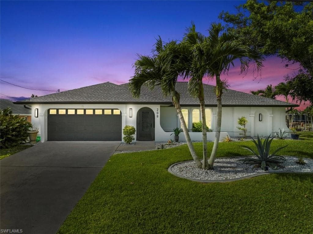 208 SE 30th TER CAPE CORAL, FL 33904