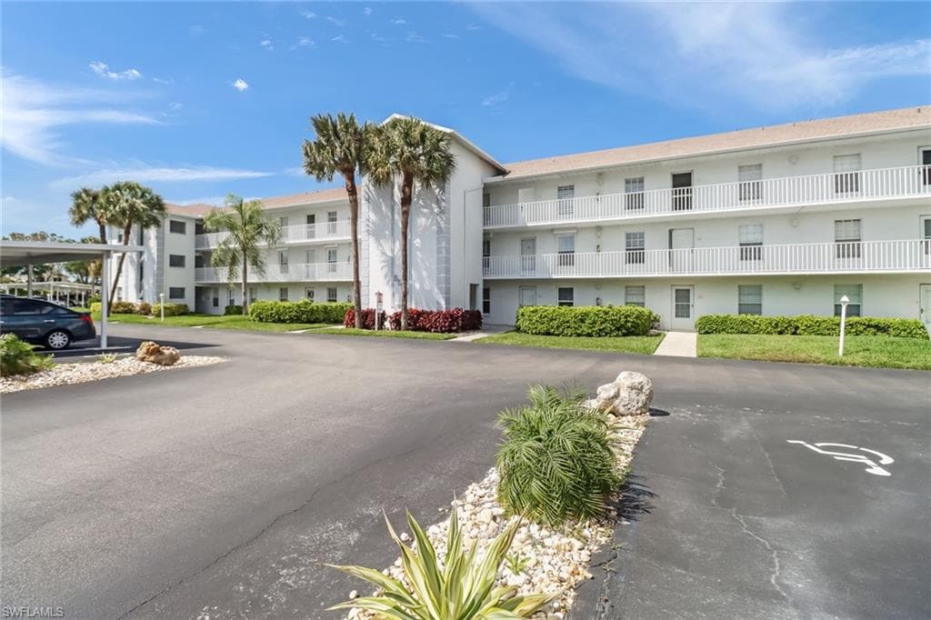 9580 Victoria LN A-304 NAPLES, FL 34109
