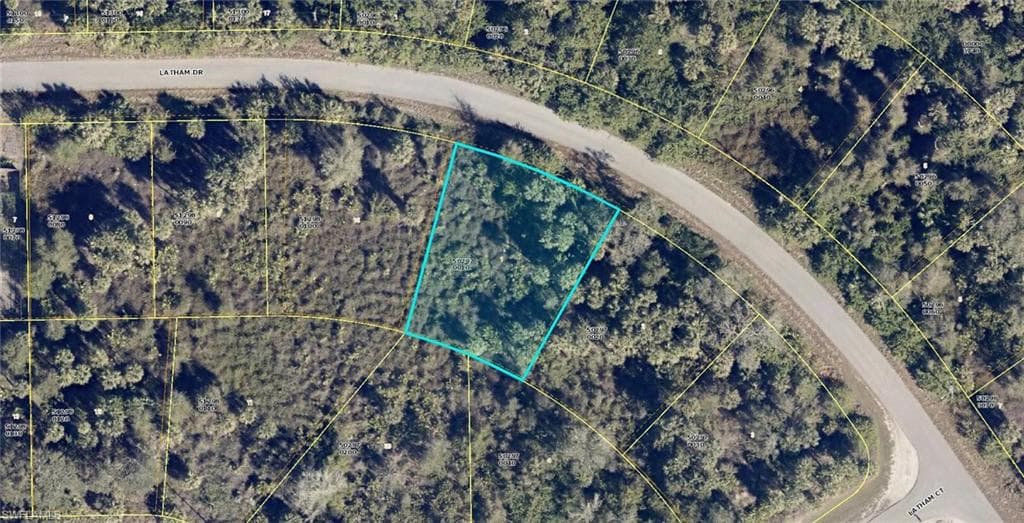 1965 Latham DR LEHIGH ACRES, FL 33972