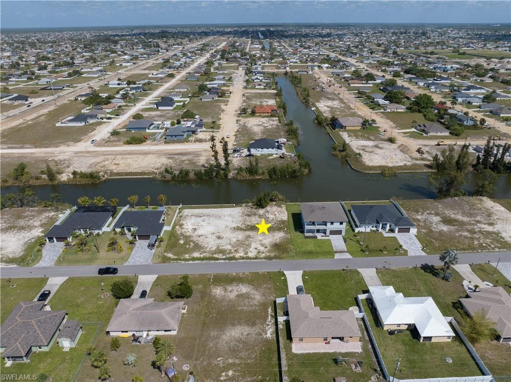101 NE 8th TER CAPE CORAL, FL 33909