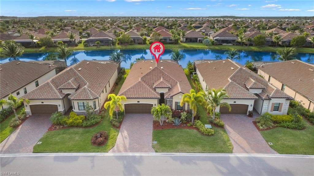 28124 Foxrock CT BONITA SPRINGS, FL 34135