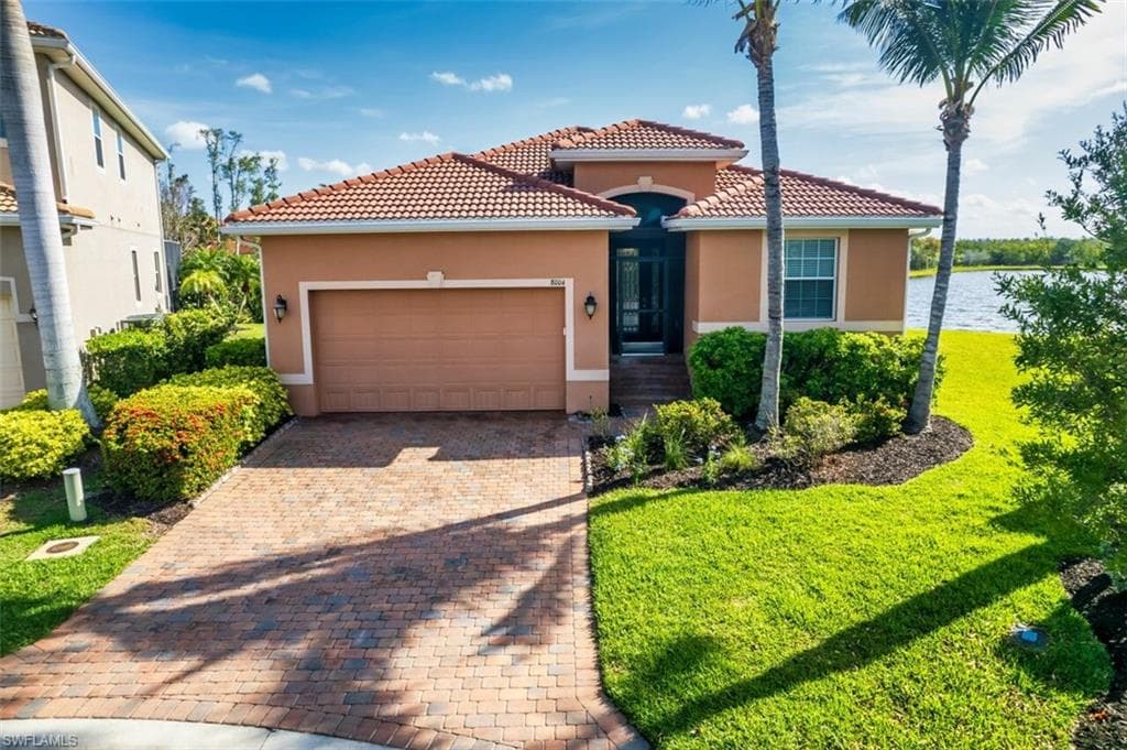 8004 Banyan Breeze WAY FORT MYERS, FL 33908