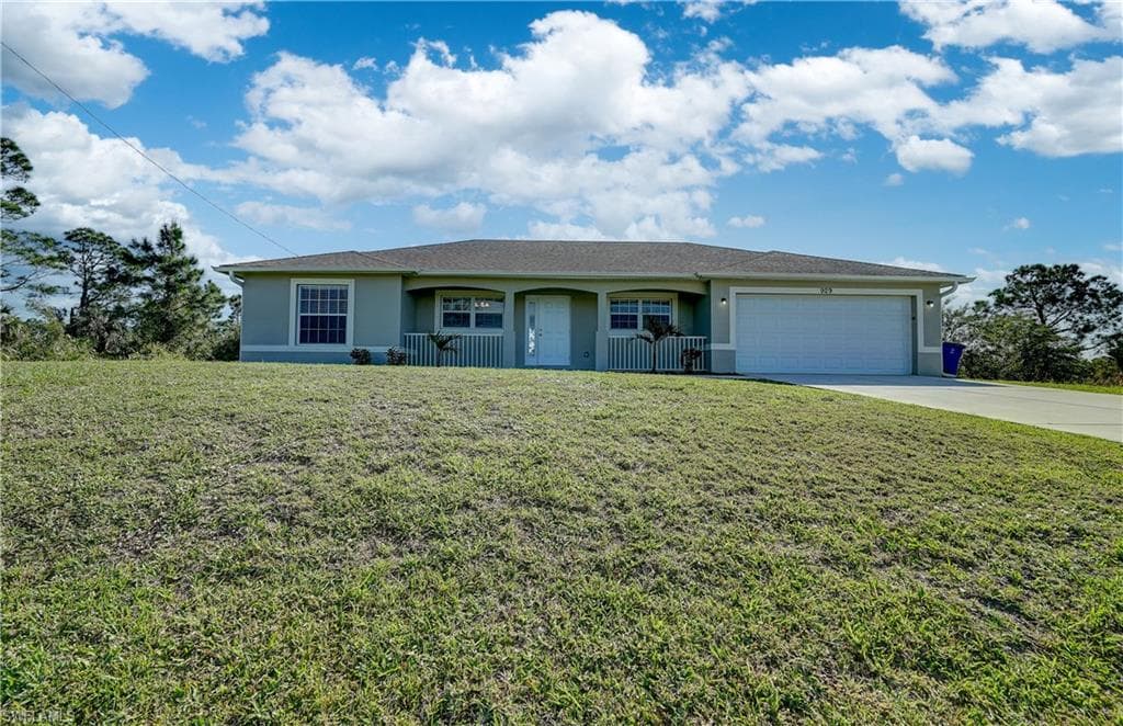 929 Portland AVE S LEHIGH ACRES, FL 33974