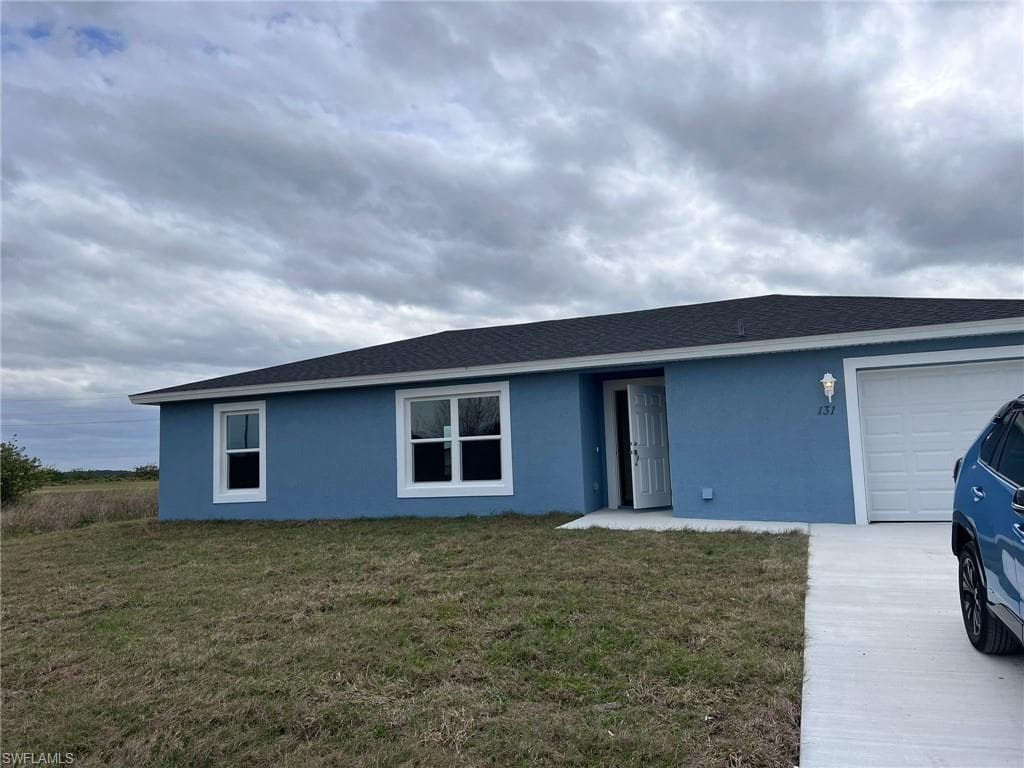 131 Carousel AVE LABELLE, FL 33935