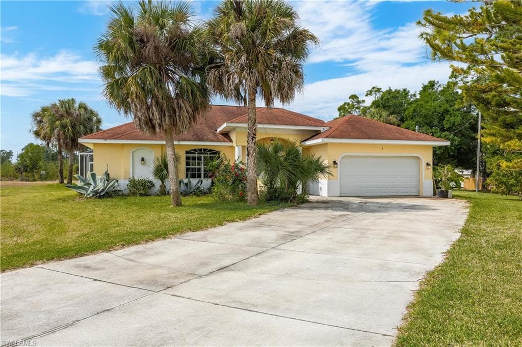 7 Jefferson AVE LEHIGH ACRES, FL 33936