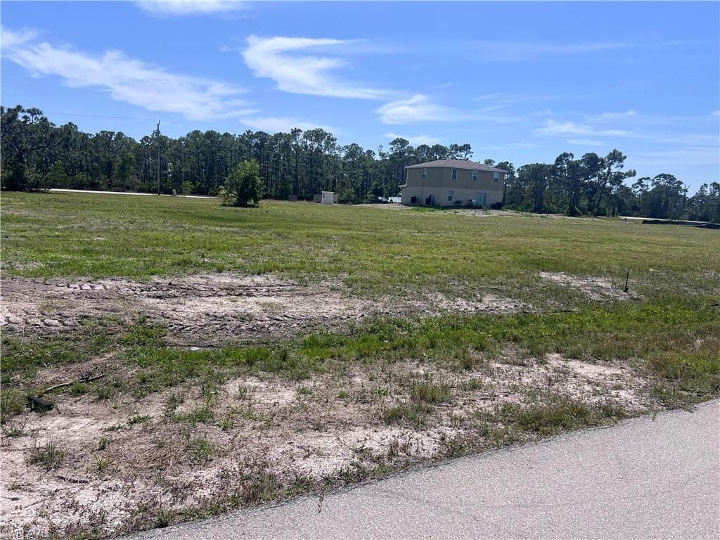 3918 44th TER CAPE CORAL, FL 33993