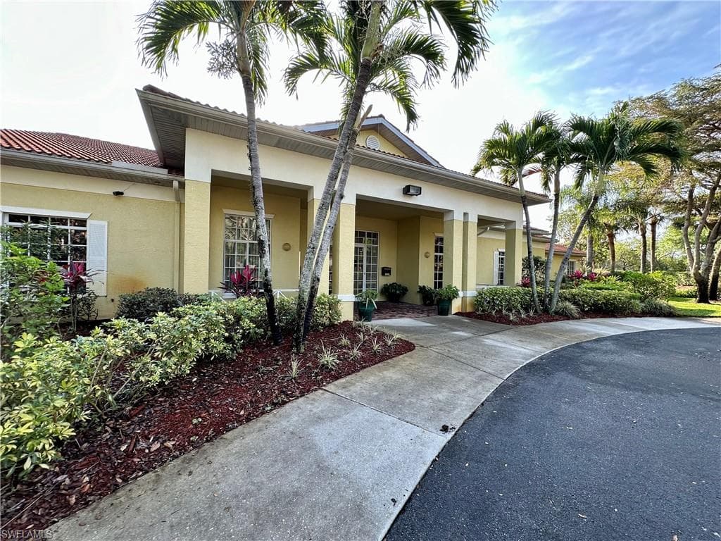 8297 Key Royal LN 325 NAPLES, FL 34119