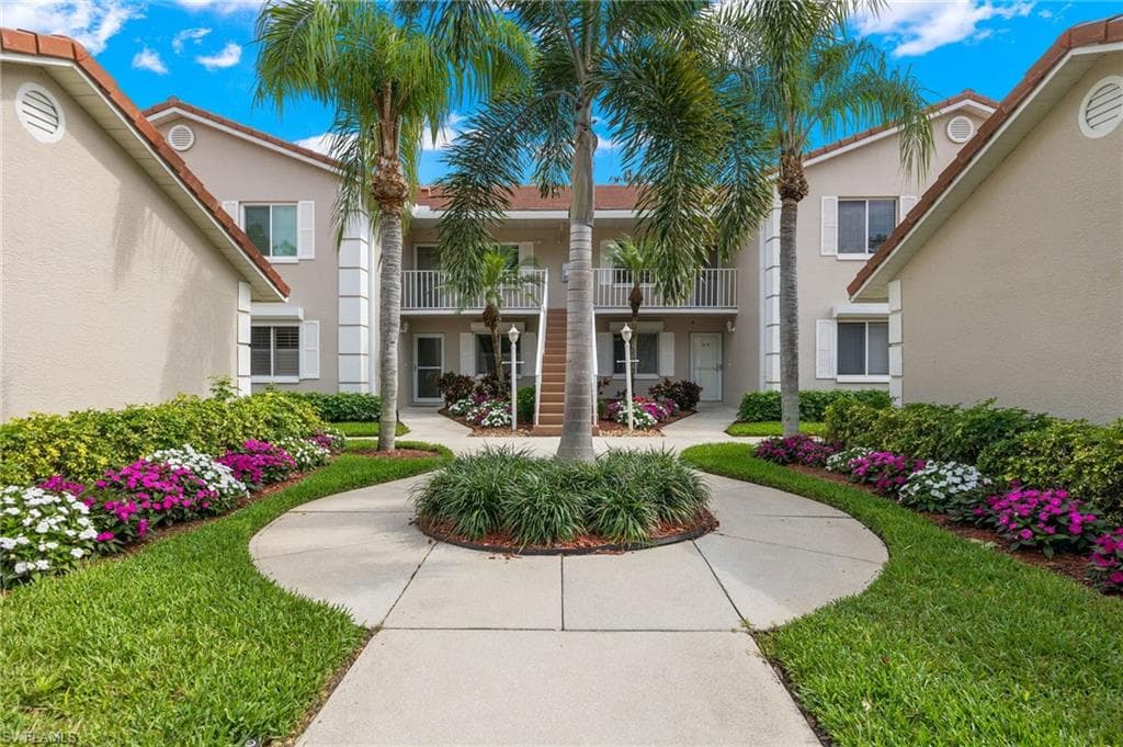 6700 Dennis CIR A-204 NAPLES, FL 34104