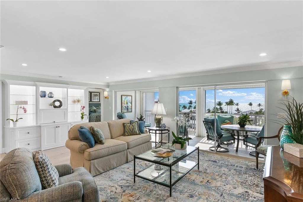 2600 Gulf Shore BLVD N 66 NAPLES, FL 34103