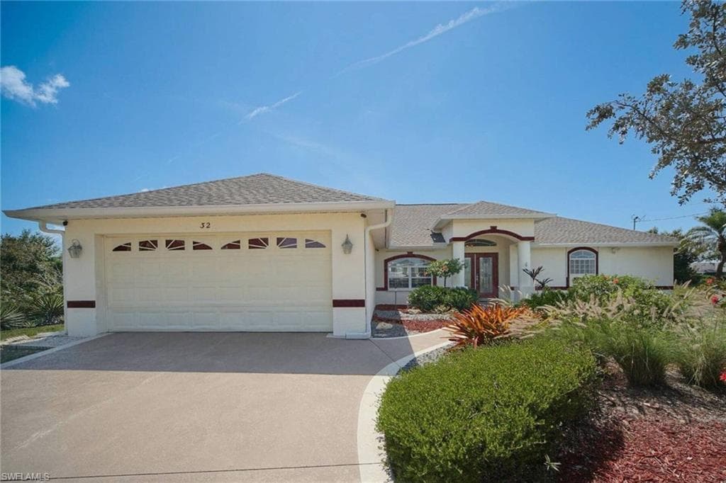 32 SW 15th ST CAPE CORAL, FL 33991