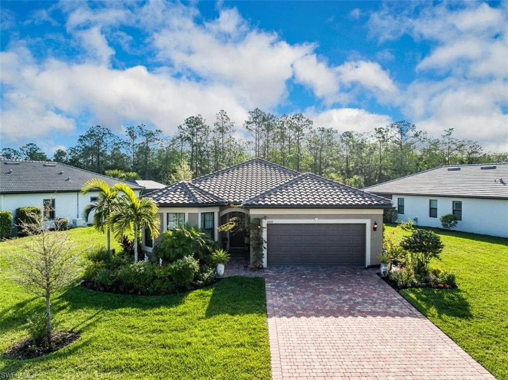 6828 Winding Cypress DR NAPLES, FL 34114