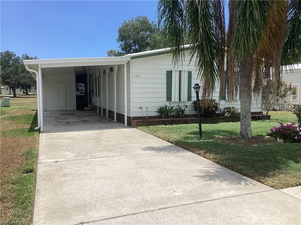 125 Calais CT NAPLES, FL 34112