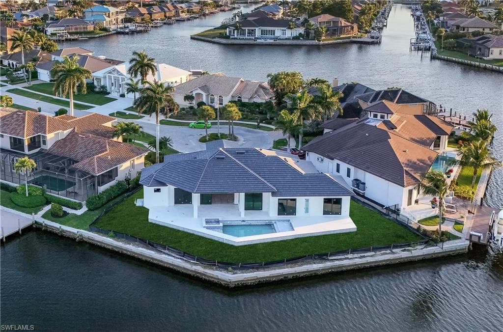 1723 Hummingbird CT MARCO ISLAND, FL 34145