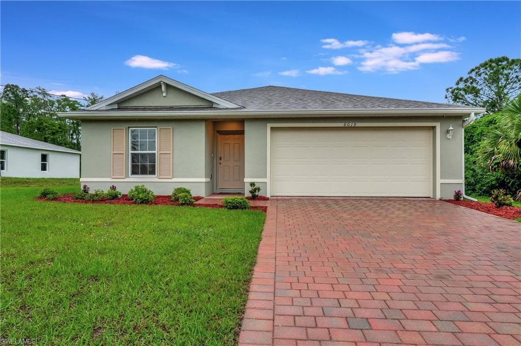 8019 Memory CIR LABELLE, FL 33935