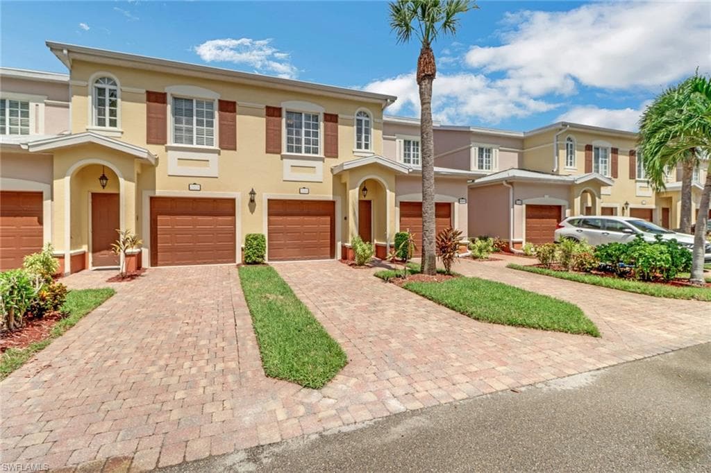 20201 Estero Gardens CIR 204 ESTERO, FL 33928