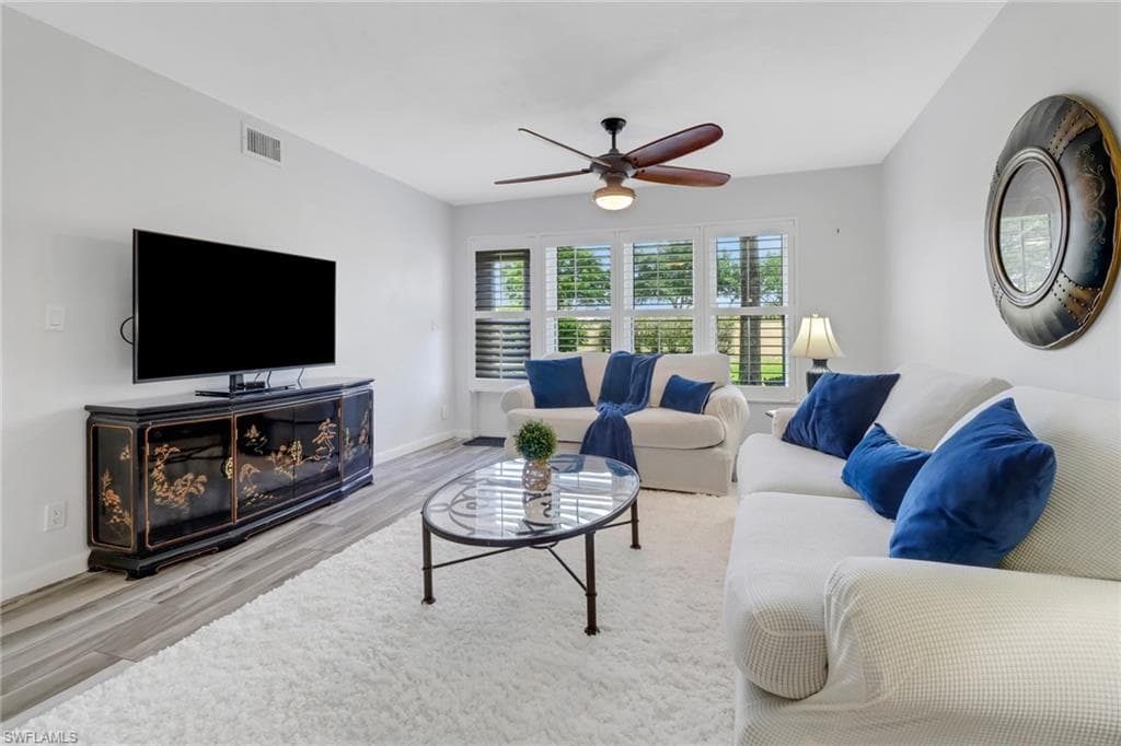 4053 Northlight DR 1813 NAPLES, FL 34112