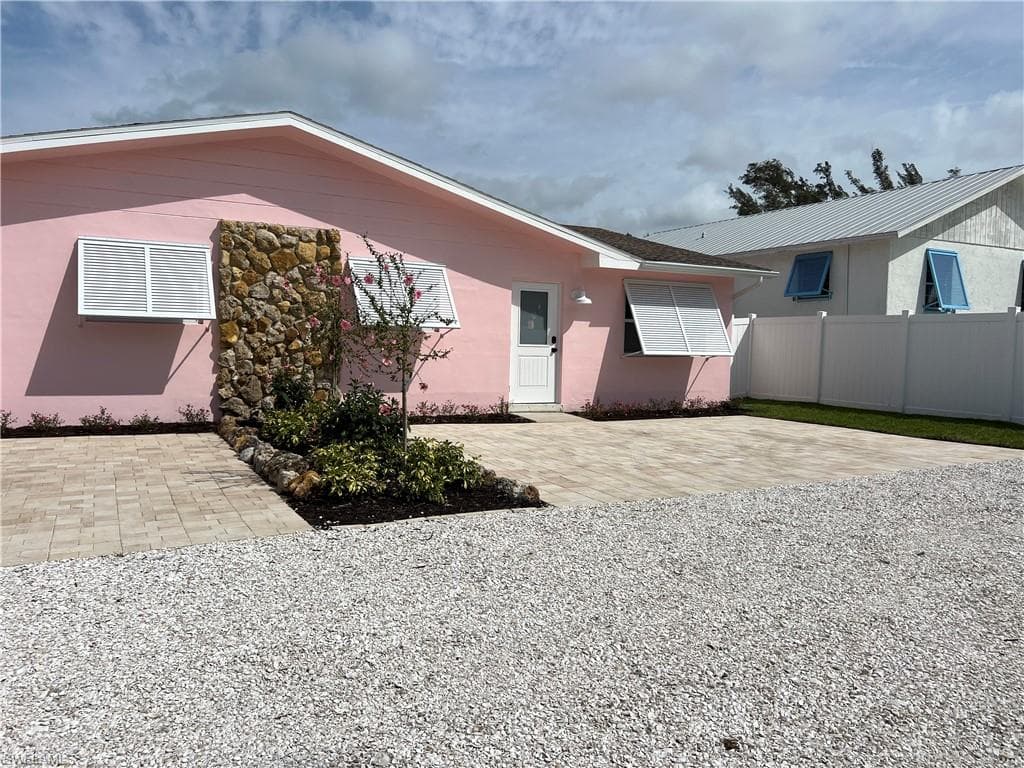 1793 Smugglers CV B NAPLES, FL 34112