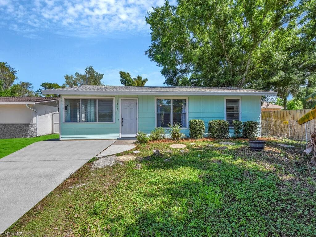 1318 Lavin LN NORTH FORT MYERS, FL 33917