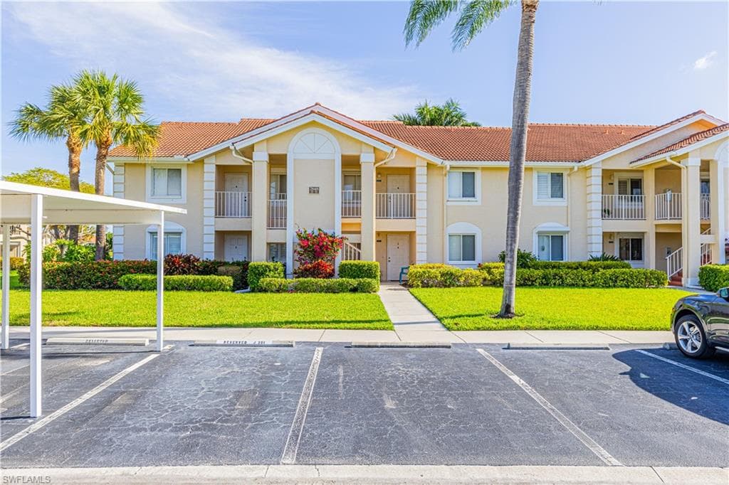7848 Emerald CIR J-101 NAPLES, FL 34109
