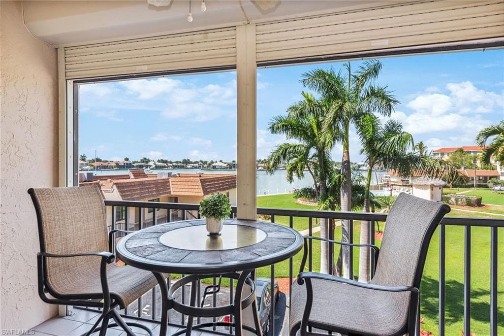 730 Elkcam CIR 303 MARCO ISLAND, FL 34145