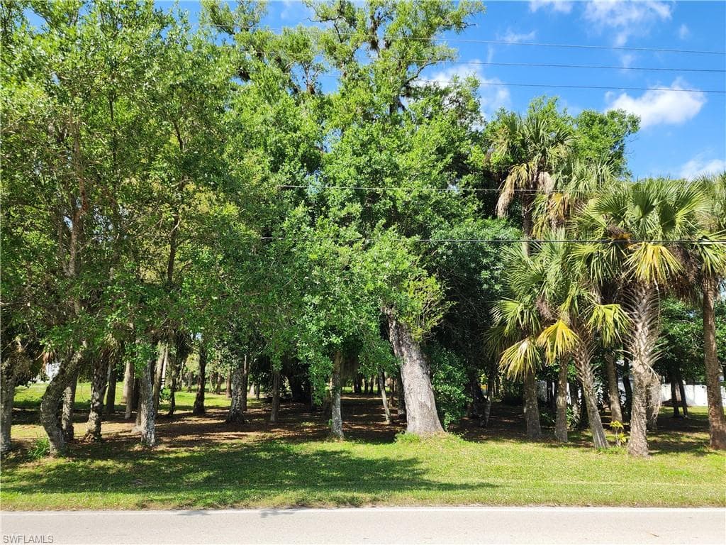 2060 Fort Denaud RD LABELLE, FL 33935