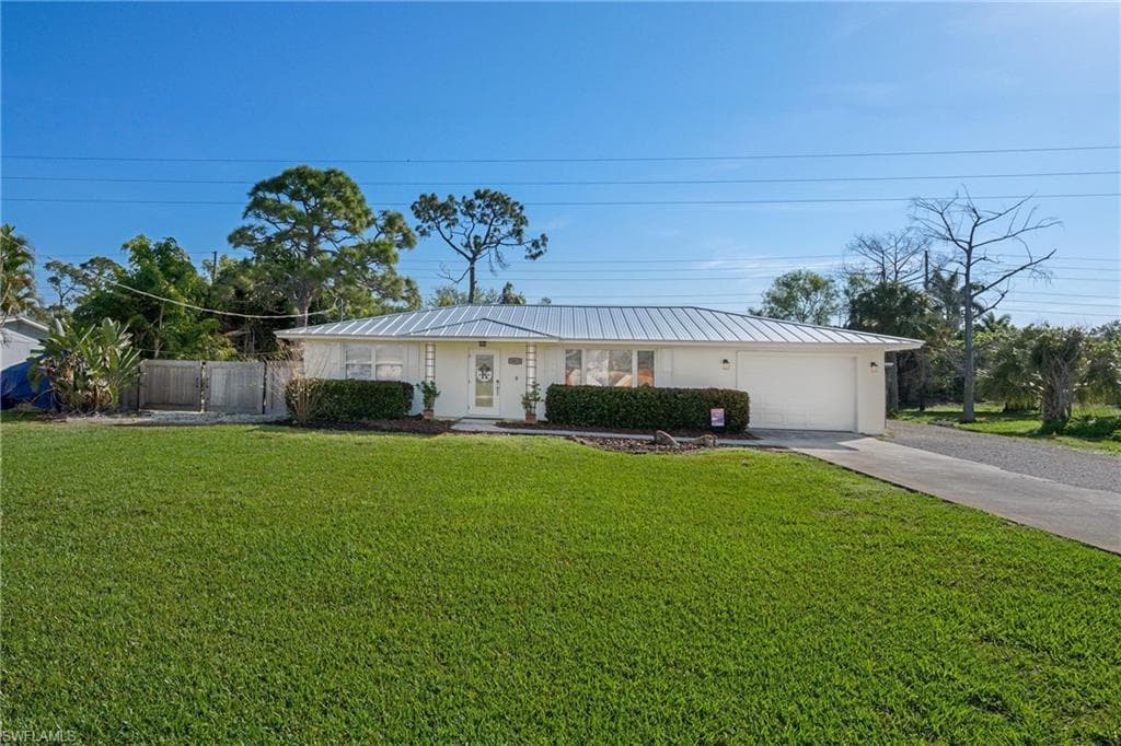 20621 Pine Tree LN ESTERO, FL 33928