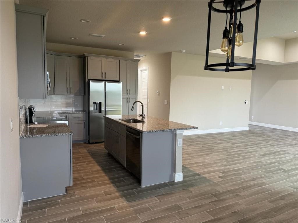 121 BETHLEHEM PL LABELLE, FL 33935