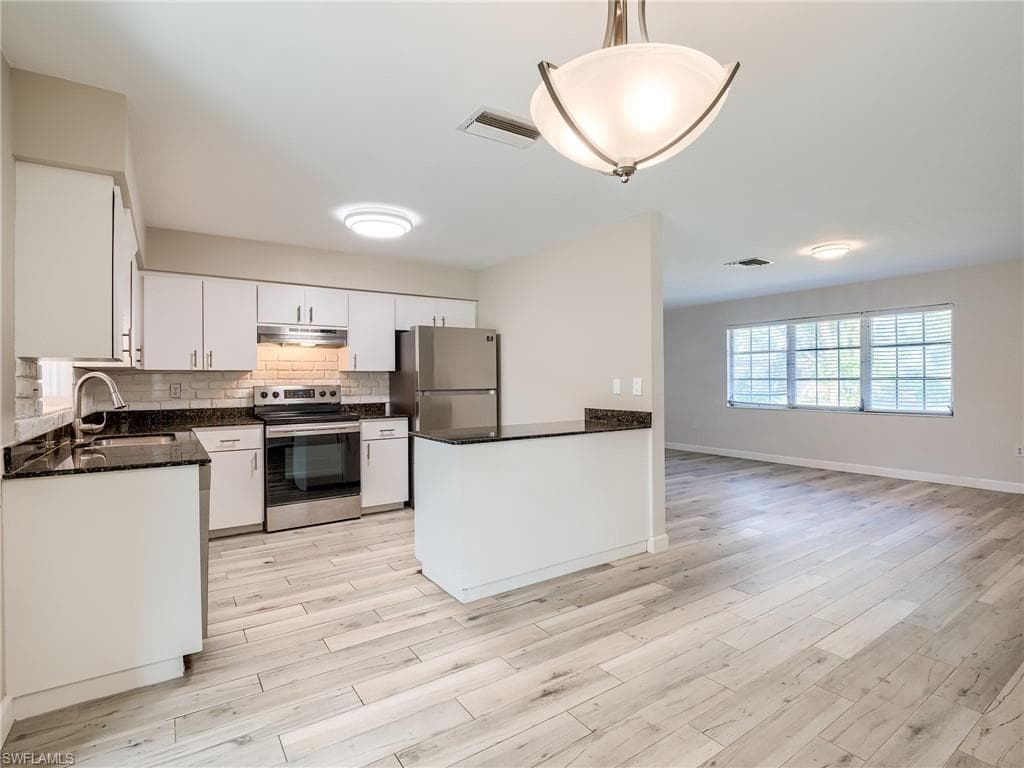 2430 Aldridge AVE FORT MYERS, FL 33907