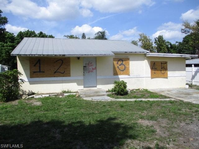 124 Holland ST NORTH FORT MYERS, FL 33917