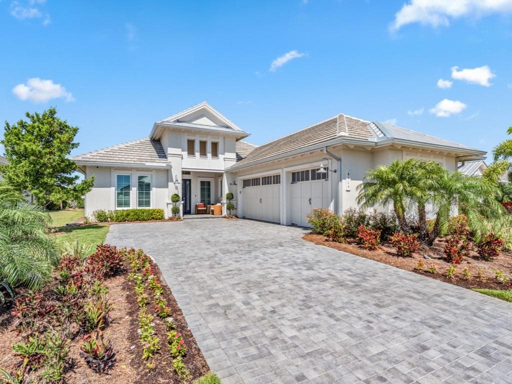 6114 MEGANS BAY DR NAPLES, FL 34113