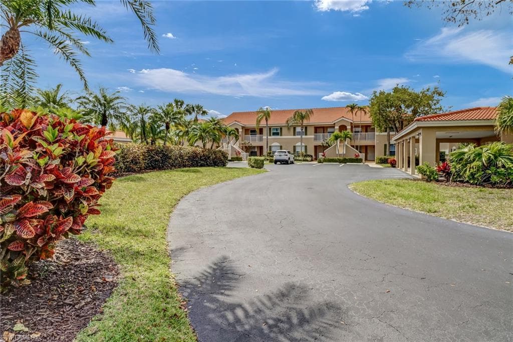 2488 Millcreek LN 104 NAPLES, FL 34119