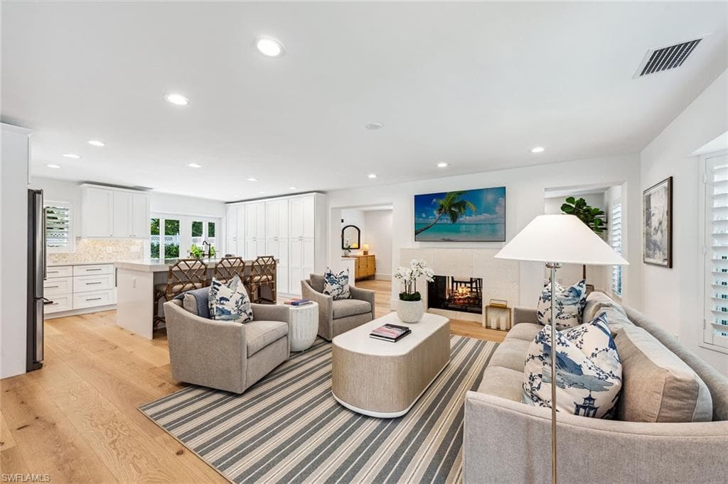 2453 10th ST N NAPLES, FL 34103