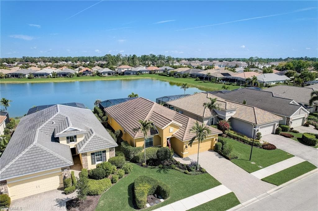 3692 Canopy CIR NAPLES, FL 34120